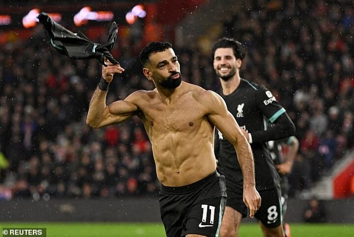 Salah’s eye-watering Liverpool salary after superstar dropped contract bombshell