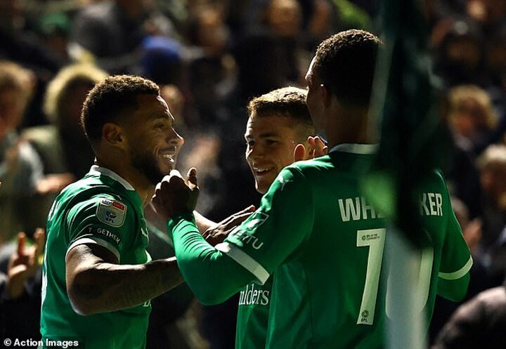 Ex-EPL striker scores STUNNING brace to rescue last-gasp point for Plymouth