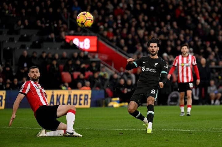 HT-Southampton 1-1 Liverpool: Szoboszlai nets, Armstrong tucks home the rebound