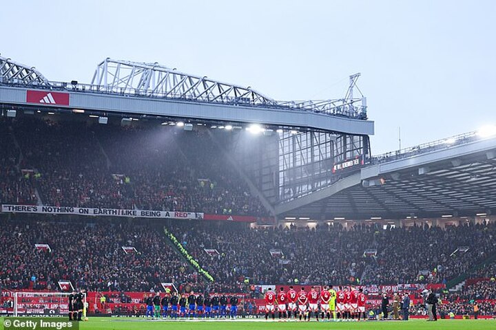 Fans protest ‘exploitation of supporters’ by Manchester and Merseyside clubs