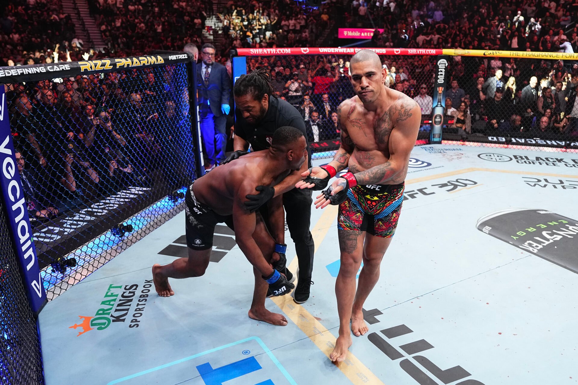 Alex Pereira teases ‘second chance’ for rival he knocked out after controversial refereeing incident