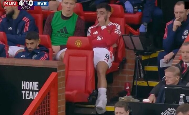 Man Utd hit by Bruno injury scare as worrying picture emerges of Portuguese