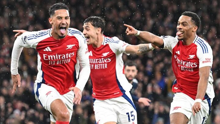 Arsenal 2-0 Man Utd: Jurrien Timber and William Saliba score from corners as Gunners close gap to Liverpool