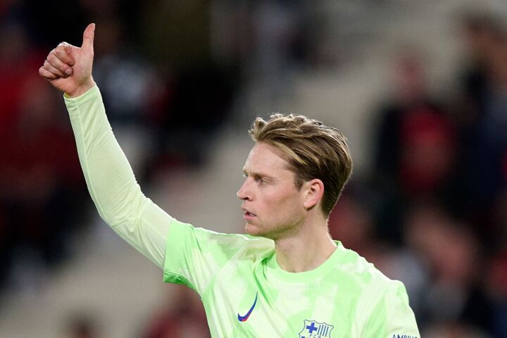 Frenkie de Jong tells fans to ‘manage expectations’ over his Barcelona role