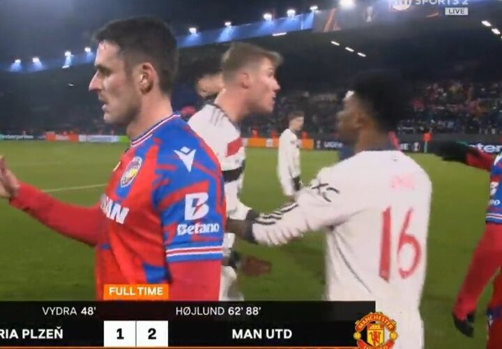 Man Utd team-mates in furious on-pitch argument at final whistle