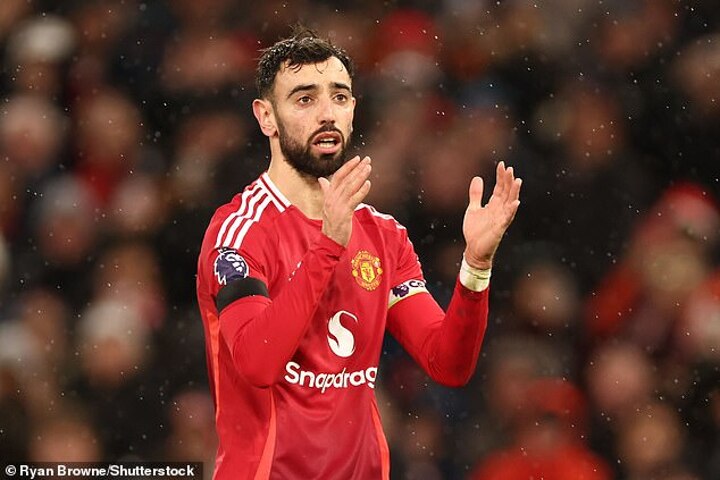 Roy Keane issues warning to Bruno Fernandes ahead of the Manchester derby