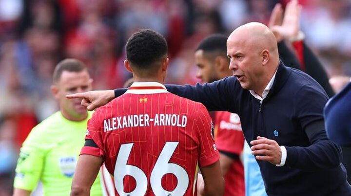 Liverpool transfer news: Reds to rival Man Utd for star as Slot makes Alexander-Arnold admission