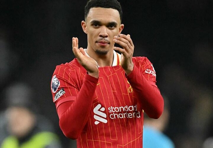 Carragher and Redknapp clash over TAA whose contract continues to run down