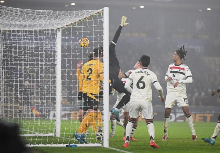 ‘I’ve no more words for Onana’ – Man Utd concede directly from corner for second time this season as fans turn on keeper