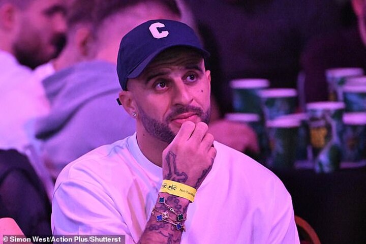 Man City captain Kyle Walker enjoys a night at the World Darts Championship