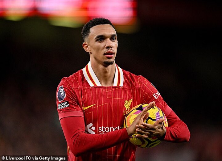 Liverpool ‘yet to make breakthrough in contract talks’ with Alexander-Arnold