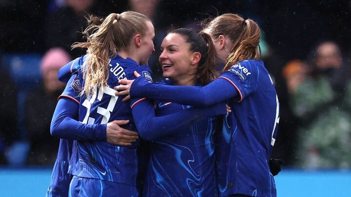 Women Super League: Chelsea maintain perfect record while Arsenal move into 3rd