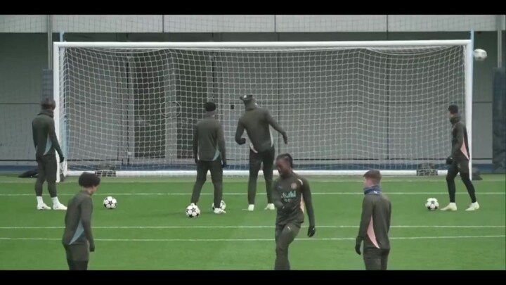 Four Man City stars including Haaland miss penalty against NO KEEPER in training