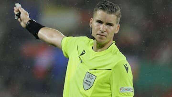 Who is François Letexier, the referee for Borussia Dortmund vs Barcelona in the UCL today?