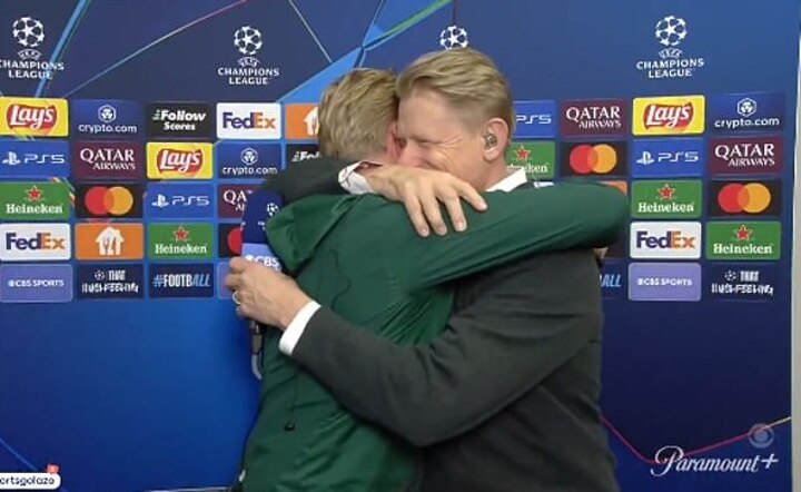 Heartwarming Moment: Peter Schmeichel hugs Kasper after his clean sheet