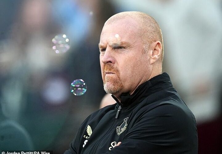 Sean Dyche prepares to get one over Mikel Arteta in the set piece derby