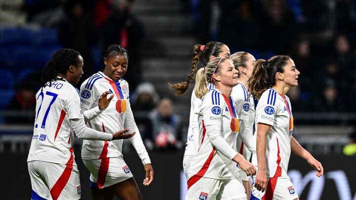 Lyon stay perfect with another win against Wolfsburg