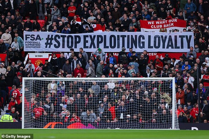 Man United and Liverpool fans ‘will team up to protest rising ticket prices’