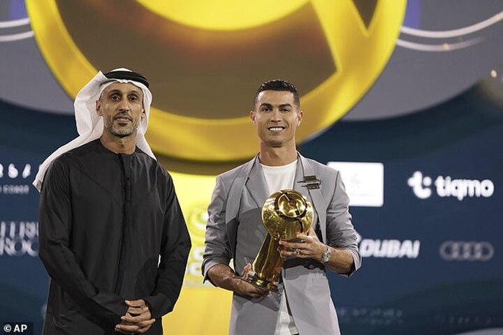 Two more for the collection, Ronaldo is crowned twice at the Globe Soccer Awards