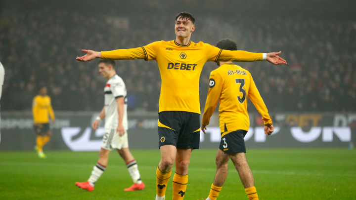 Tottenham 2-2 Wolves: Larsen leveller adds to pressure on Postecoglou