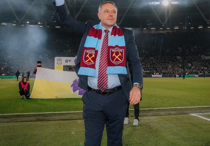 West Ham legend Ludek Miklosko makes emotional return to club before Liverpool clash after revealing tragic cancer fight