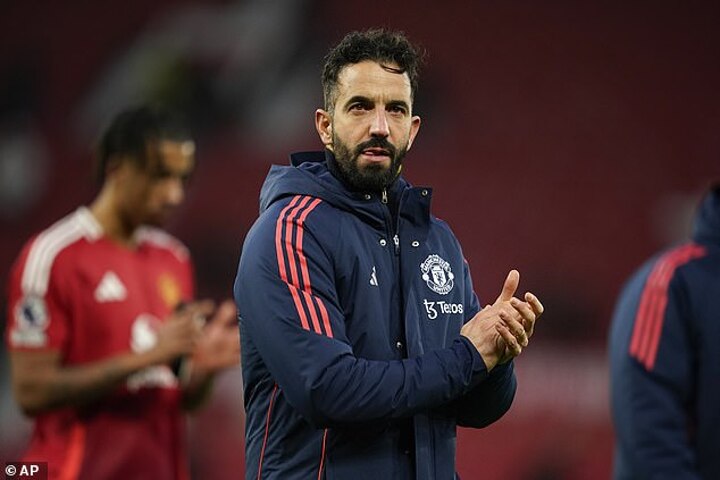 Ferdinand tells Amorim to crack the whip & make Man United flops ‘uncomfortable’