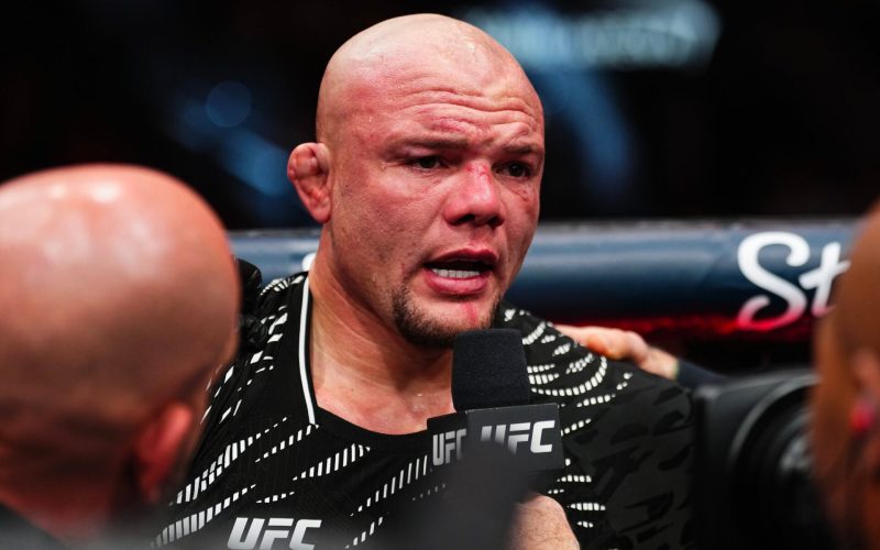 Anthony Smith breaks down in tears as he answers retirement question after UFC 310 defeat