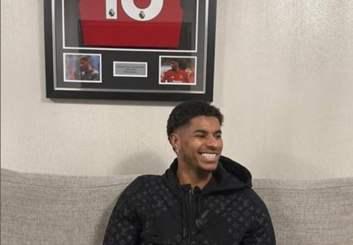 Rashford sends message to fans as footballers welcome the New Year