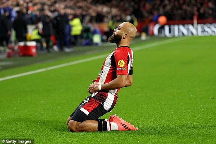 Brentford 1-3 Arsenal: Gunners blow Bees away with devastating second-half display to close gap on leaders Liverpool