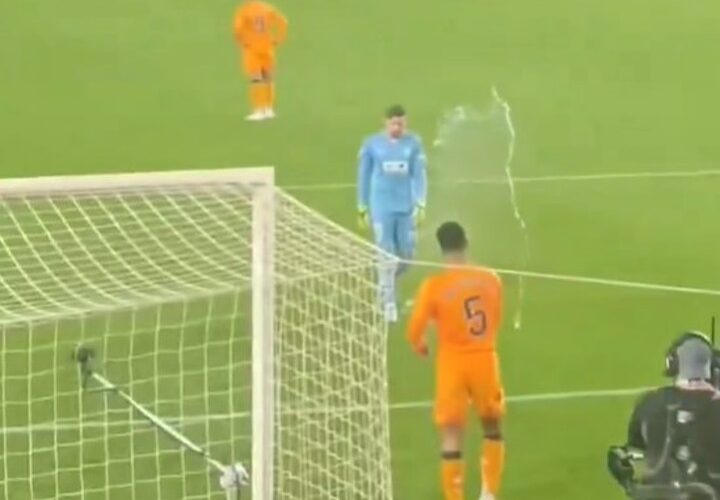 Bellingham’s furious reaction to Valencia goalkeeper after Vinicius Jr sent off