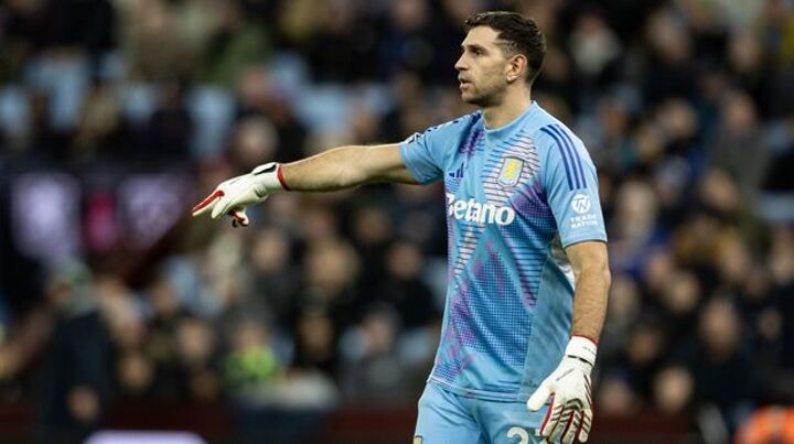 Emiliano Martinez makes new Aston Villa demand after admitting cup frustrations