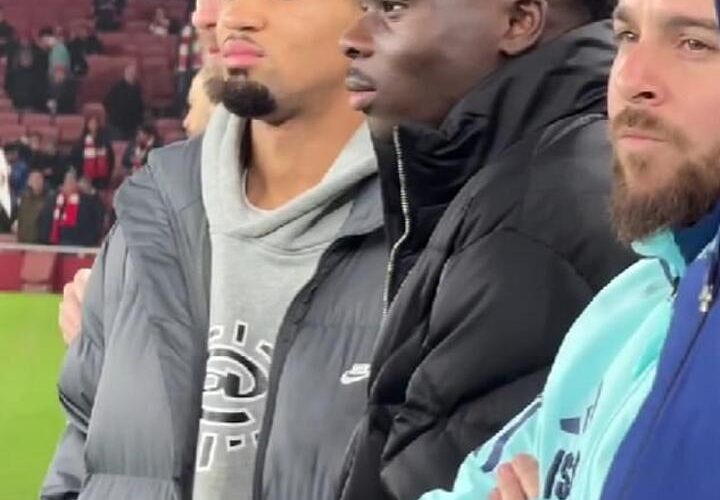 Saka attends North London derby as he recovers from hamstring injury surgery