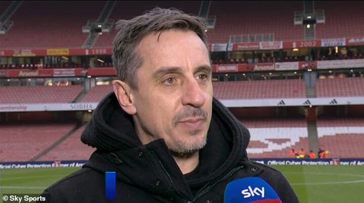 Gary Neville pays emotional tribute to Denis Law