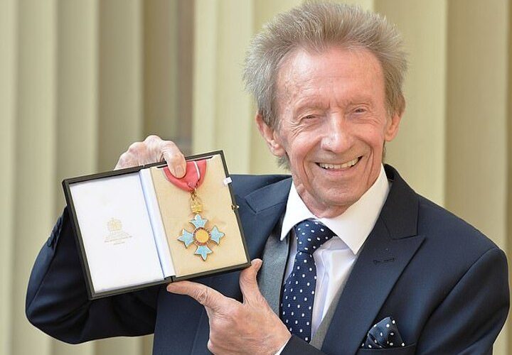 Sir Rod Stewart calls Denis Law his ‘hero’ after Man United icon’s passing