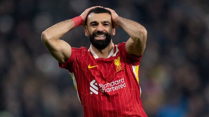 Liverpool told ‘something’s up’ with Mo Salah before contract offer as replacement found