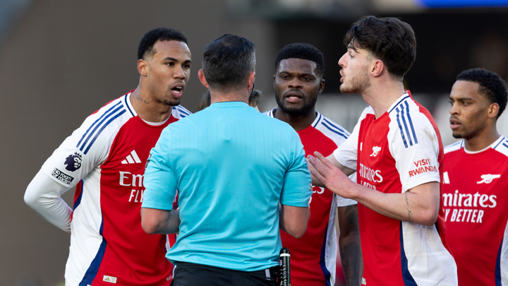 Arsenal boss Arteta demands fans stop Oliver abuse after Lewis-Skelly red card