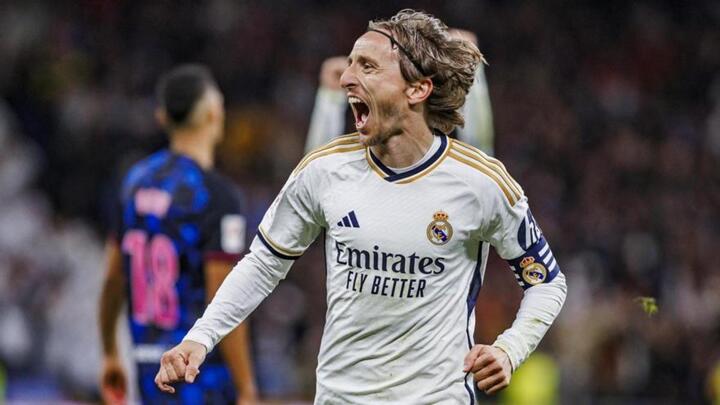 Luka Modric sets fresh Real Madrid record after late Valencia show