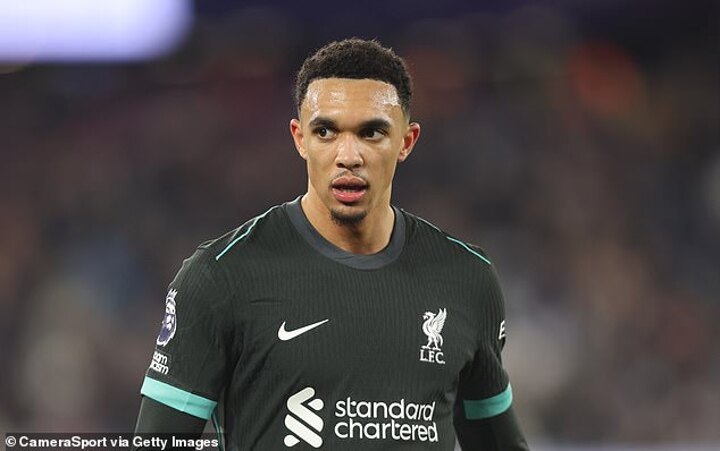 Carragher and Owen reveal what’s REALLY going on with Trent Arnold’s future