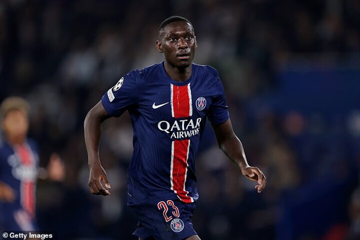 Surprise Premier League side ‘enter race for PSG striker Randal Kolo Muani’ 、