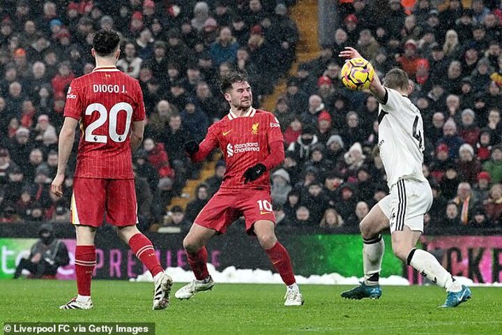 Gary Neville and Jamie Carragher question Matthijs de Ligt