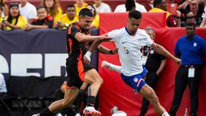 Pulisic beaten to US Soccer Male Player of the Year as EPL star takes award