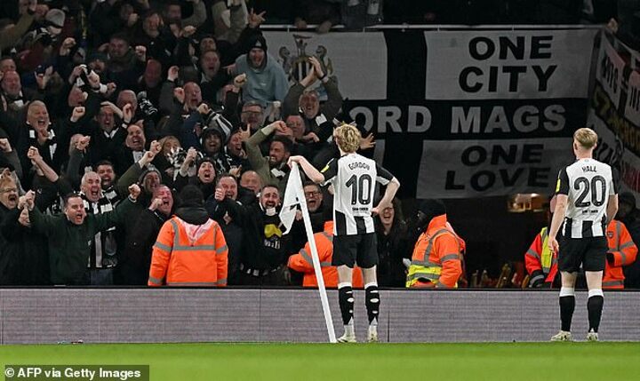 Anthony Gordon recreates Henry’s iconic corner flag celebration after the match