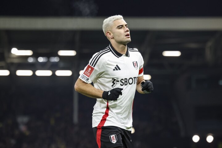 Ex-MU star Pereira wears ‘MILF’ T-shirt to Fulham training