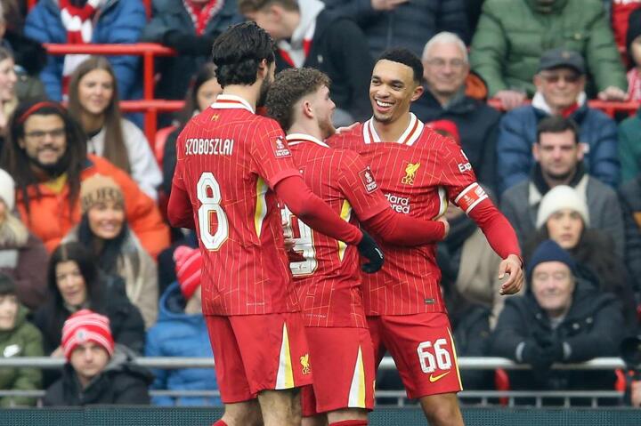 Alexander-Arnold puts Utd nightmare behind him with rocket in simple FA Cup win