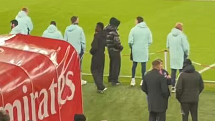 Saka update as Arsenal star spotted at Emirates without crutches…