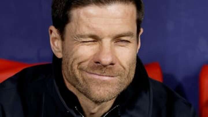 Fans gather as Real Madrid welcome Xabi Alonso