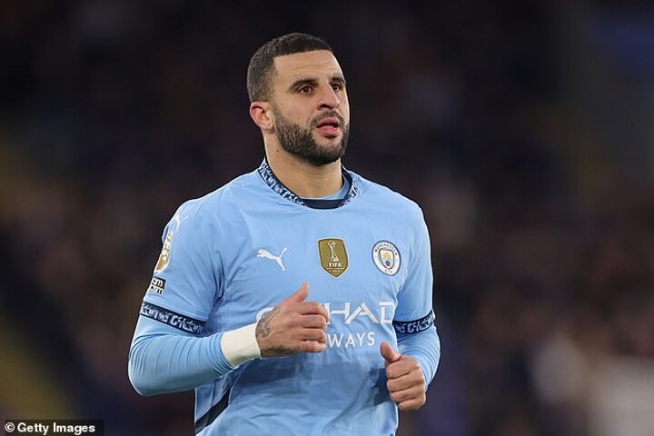 Kyle Walker completes loan move to Milan from Man City until end of the season