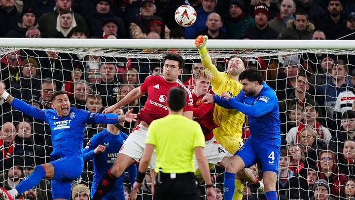 Man Utd 2-1 Rangers: Bruno Fernandes scores stoppage-time winner after Cyriel Dessers equalised late on