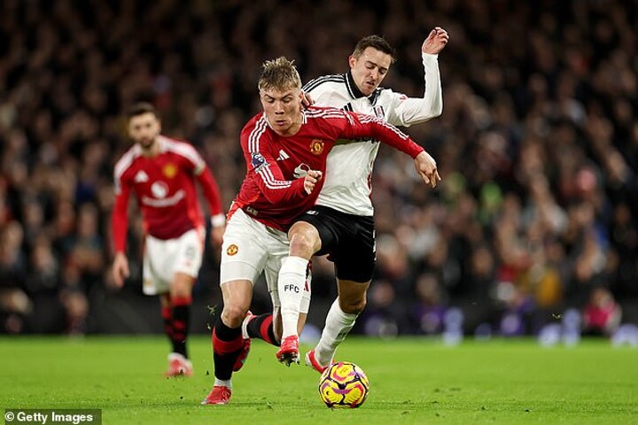 Stats expose poor displays by Man United’s Hojlund and Zirkzee in 1-0 Fulham win