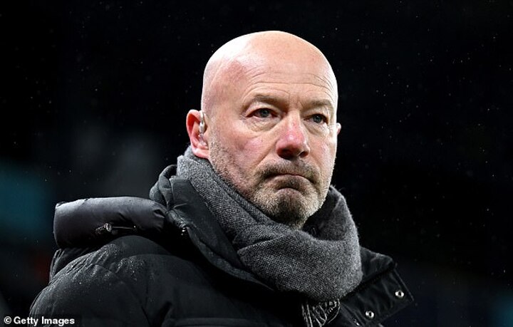 Alan Shearer picks incredibly EPL team with just TWO defenders and four wingers